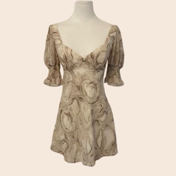 Saints + Secrets Tan & White Marble Print Dress Size Small - Picture 1 of 13